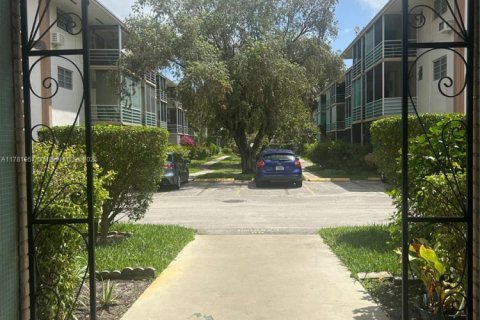 Copropriété à vendre à Miami, Floride: 1 chambre, 63.92 m2 № 1939996 - photo 12