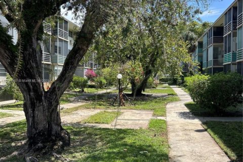Copropriété à vendre à Miami, Floride: 1 chambre, 63.92 m2 № 1939996 - photo 17