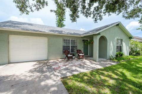 House in New Port Richey, Florida 2 bedrooms, 90.02 sq.m. № 1870839 - photo 2