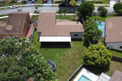 Снять в аренду виллу или дом в Дейви, Флорида 4 спальни, 206.8м2, № 2003633 - фото 4