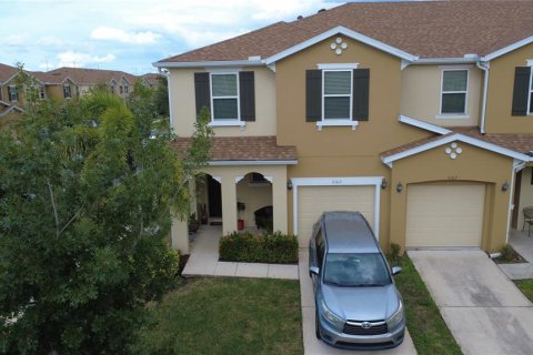 Adosado en venta en Kissimmee, Florida, 4 dormitorios, 165.55 m2 № 1911284 - foto 1