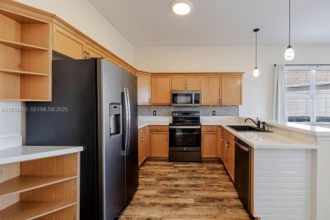 Adosado en alquiler en Vero Beach, Florida, 3 dormitorios, 140.93 m2 № 1991417 - foto 4