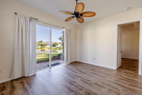 Adosado en alquiler en Vero Beach, Florida, 3 dormitorios, 140.93 m2 № 1991417 - foto 7