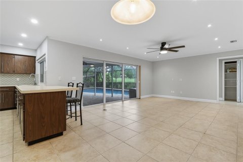 House in Temple Terrace, Florida 4 bedrooms, 247.31 sq.m. № 1914154 - photo 27