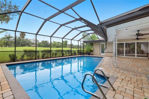 House in Temple Terrace, Florida 4 bedrooms, 247.31 sq.m. № 1914154 - photo 14