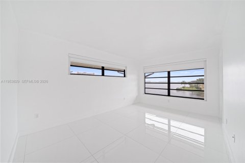 Copropriété à louer à Miami, Floride: 1 chambre, 76.64 m2 № 2008209 - photo 10