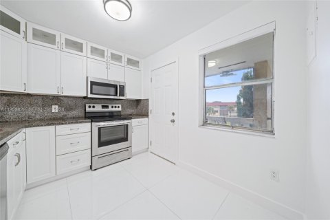 Copropriété à louer à Miami, Floride: 1 chambre, 76.64 m2 № 2008209 - photo 5