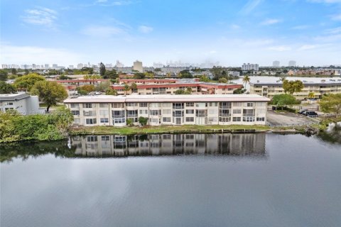 Copropriété à louer à Miami, Floride: 1 chambre, 76.64 m2 № 2008209 - photo 23