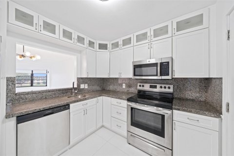 Copropriété à louer à Miami, Floride: 1 chambre, 76.64 m2 № 2008209 - photo 7