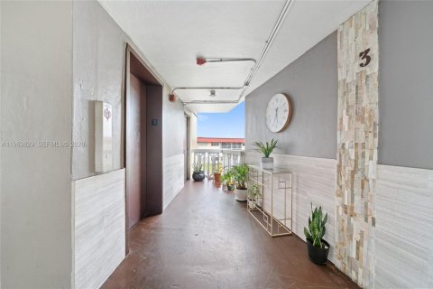 Copropriété à louer à Miami, Floride: 1 chambre, 76.64 m2 № 2008209 - photo 19