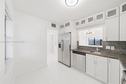 Copropriété à louer à Miami, Floride: 1 chambre, 76.64 m2 № 2008209 - photo 8