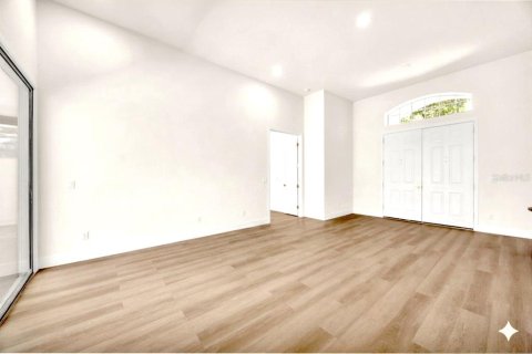 House in Windermere, Florida 4 bedrooms, 371.33 sq.m. № 2122478 - photo 4