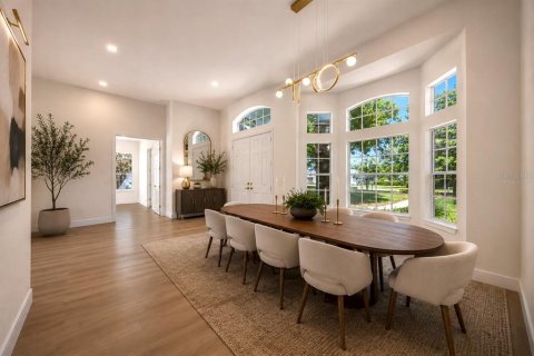 House in Windermere, Florida 4 bedrooms, 371.33 sq.m. № 2122478 - photo 7