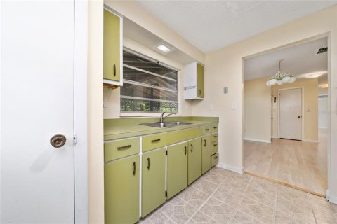 House in Ocala, Florida 2 bedrooms, 104.79 sq.m. № 2220876 - photo 9