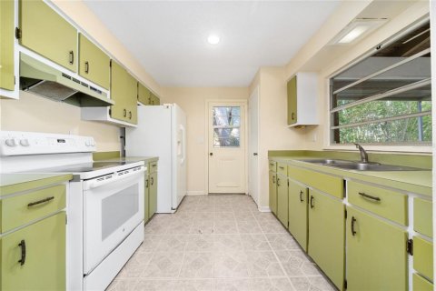 House in Ocala, Florida 2 bedrooms, 104.79 sq.m. № 2220876 - photo 8