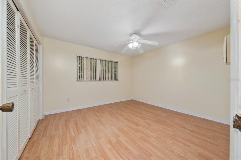 House in Ocala, Florida 2 bedrooms, 104.79 sq.m. № 2220876 - photo 12