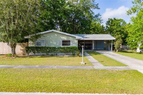 House in Ocala, Florida 2 bedrooms, 104.79 sq.m. № 2220876 - photo 2