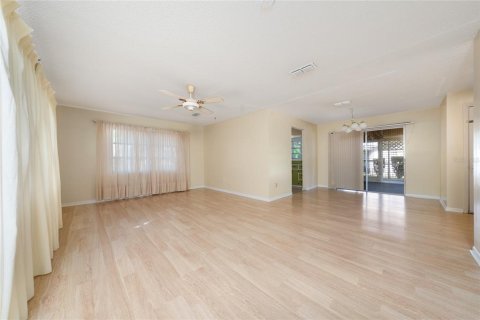 House in Ocala, Florida 2 bedrooms, 104.79 sq.m. № 2220876 - photo 6