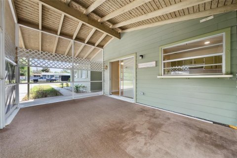 House in Ocala, Florida 2 bedrooms, 104.79 sq.m. № 2220876 - photo 17