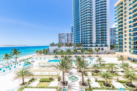 Condominio en alquiler en Hollywood, Florida, 1 dormitorio, 77.57 m2 № 1923049 - foto 11