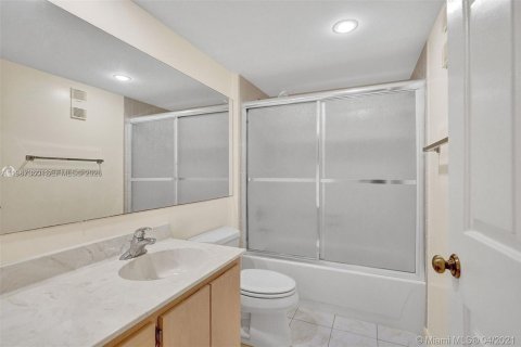Condominio en venta en Davie, Florida, 2 dormitorios, 128.67 m2 № 2047765 - foto 7