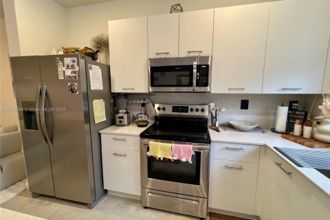 Adosado en venta en Miami, Florida, 3 dormitorios, 123.37 m2 № 1766734 - foto 7