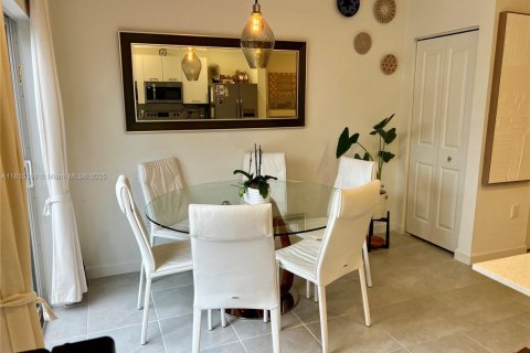 Adosado en venta en Miami, Florida, 3 dormitorios, 123.37 m2 № 1766734 - foto 11