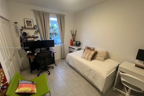 Adosado en venta en Miami, Florida, 3 dormitorios, 123.37 m2 № 1766734 - foto 20