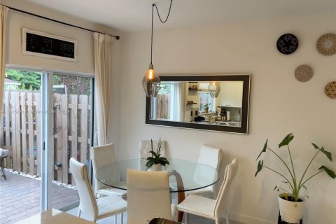 Adosado en venta en Miami, Florida, 3 dormitorios, 123.37 m2 № 1766734 - foto 12