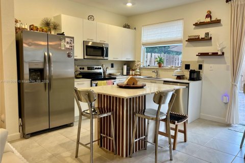Adosado en venta en Miami, Florida, 3 dormitorios, 123.37 m2 № 1766734 - foto 5