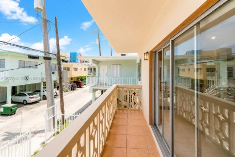 Copropriété à vendre à Miami Beach, Floride: 1 chambre, 55.74 m2 № 2251772 - photo 2