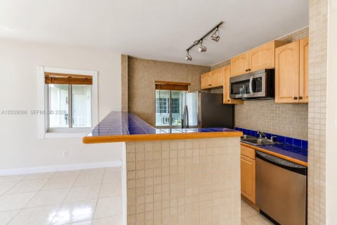 Copropriété à vendre à Miami Beach, Floride: 1 chambre, 55.74 m2 № 2251772 - photo 3