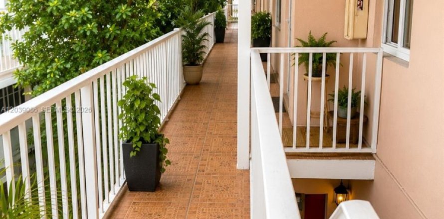 Condo à Miami Beach, Floride, 1 chambre  № 2251772