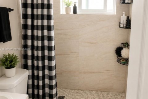 Copropriété à vendre à Miami Beach, Floride: 1 chambre, 55.74 m2 № 2251772 - photo 12