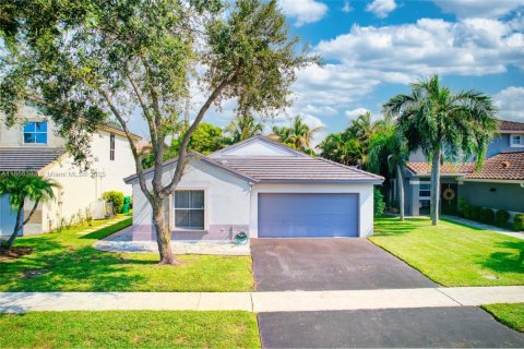 Casa en venta en Pembroke Pines, Florida, 3 dormitorios, 163.88 m2 № 1892934 - foto 5