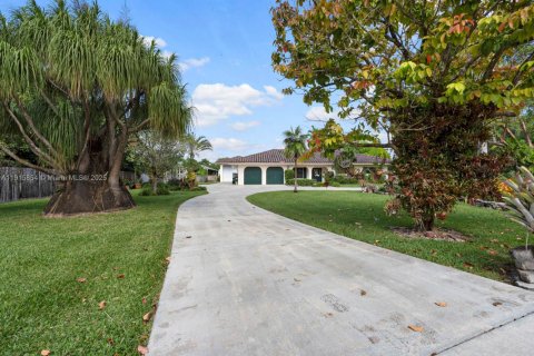 Купить виллу или дом в Хомстед, Флорида 3 спальни, 260.5м2, № 1971698 - фото 10