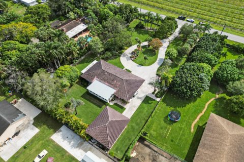 Купить виллу или дом в Хомстед, Флорида 3 спальни, 260.5м2, № 1971698 - фото 4