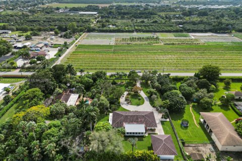 Купить виллу или дом в Хомстед, Флорида 3 спальни, 260.5м2, № 1971698 - фото 5