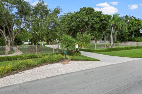 Купить виллу или дом в Хомстед, Флорида 3 спальни, 260.5м2, № 1971698 - фото 6