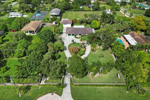 Купить виллу или дом в Хомстед, Флорида 3 спальни, 260.5м2, № 1971698 - фото 1
