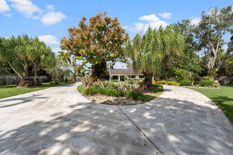 Купить виллу или дом в Хомстед, Флорида 3 спальни, 260.5м2, № 1971698 - фото 9