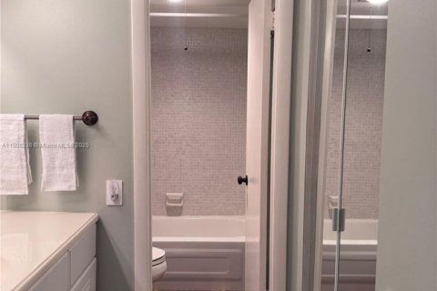 Купить кондоминиум в Тамарак, Флорида 2 спальни, 88.26м2, № 1966191 - фото 14