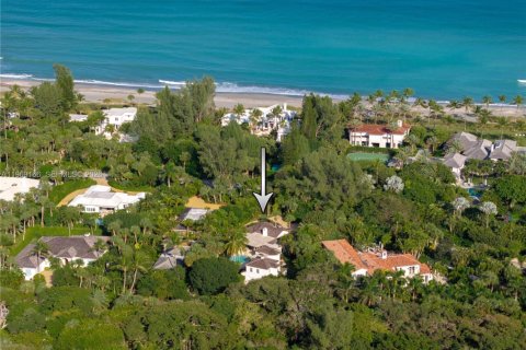 House in Jupiter Island, Florida 4 bedrooms, 355.82 sq.m. № 2030990 - photo 3