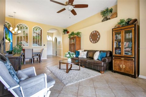 House in Winter Garden, Florida 3 bedrooms, 154.96 sq.m. № 2203832 - photo 4