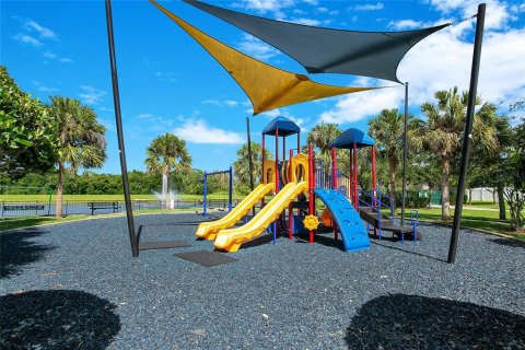 House in Winter Garden, Florida 3 bedrooms, 154.96 sq.m. № 2203832 - photo 19