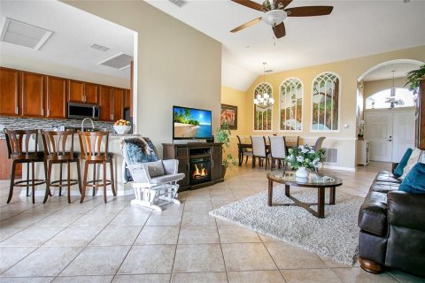 House in Winter Garden, Florida 3 bedrooms, 154.96 sq.m. № 2203832 - photo 3