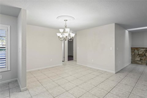 House in New Port Richey, Florida 3 bedrooms, 170.94 sq.m. № 1670288 - photo 7