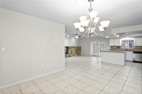 House in New Port Richey, Florida 3 bedrooms, 170.94 sq.m. № 1670288 - photo 6