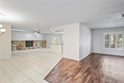 House in New Port Richey, Florida 3 bedrooms, 170.94 sq.m. № 1670288 - photo 5
