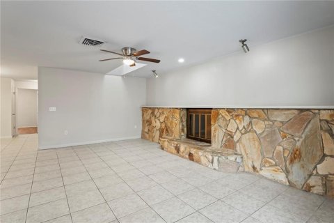 House in New Port Richey, Florida 3 bedrooms, 170.94 sq.m. № 1670288 - photo 11